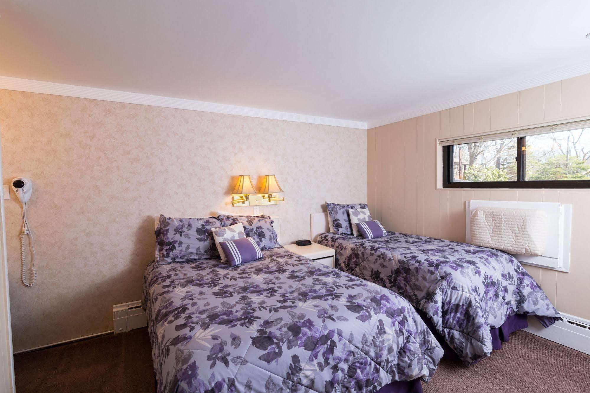 Lake Harmony Inn Екстер'єр фото