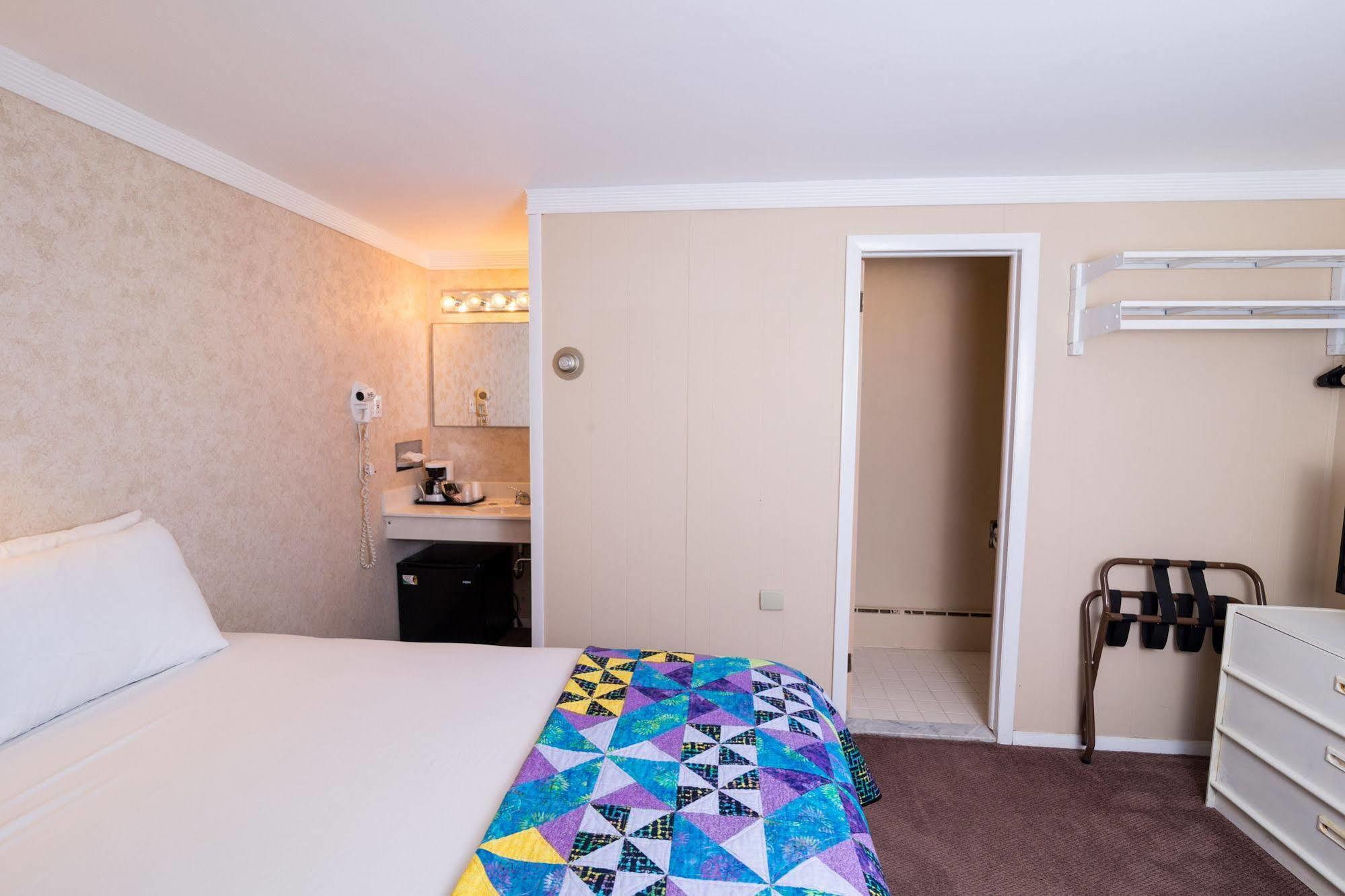 Lake Harmony Inn Екстер'єр фото